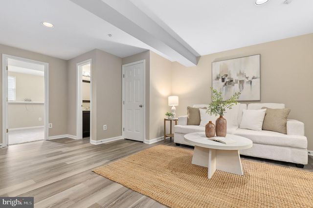 8 WINTER GARDEN CT, Olney, MD 20832