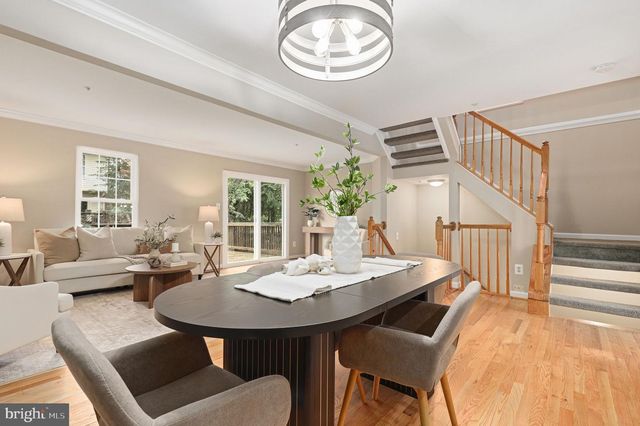 8 WINTER GARDEN CT, Olney, MD 20832