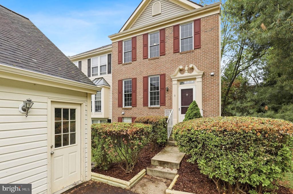 8 WINTER GARDEN CT, Olney, MD 20832