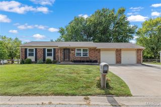 3305 Highgate Lane, St Charles, MO 63301