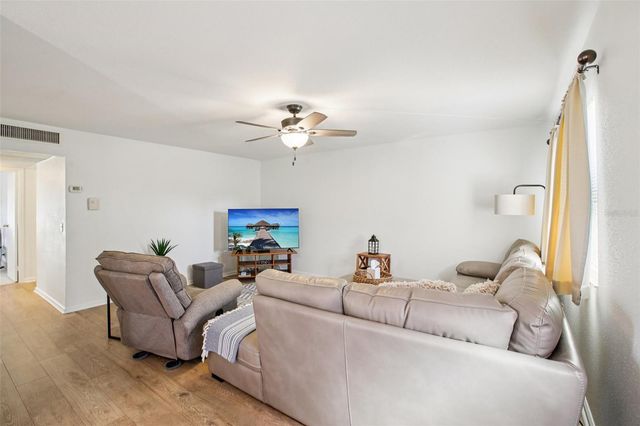 202 BEDFORD TRAIL 116, Sun City Center, FL 33573