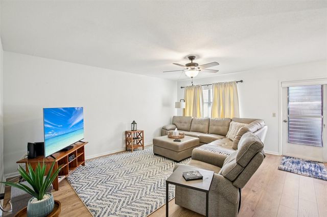 202 BEDFORD TRAIL 116, Sun City Center, FL 33573