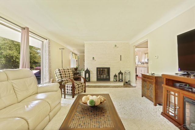 2671 Haenlein Drive, Saginaw Twp, MI 48603