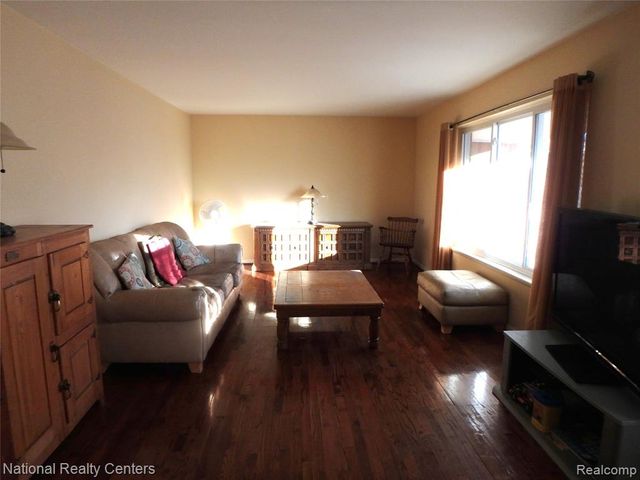 3522 Lorena Drive, Waterford, MI 48329