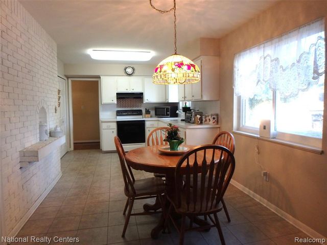 3522 Lorena Drive, Waterford, MI 48329