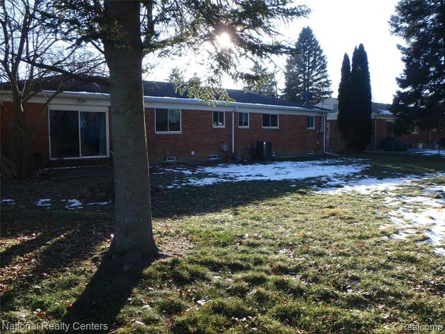 3522 Lorena Drive, Waterford, MI 48329