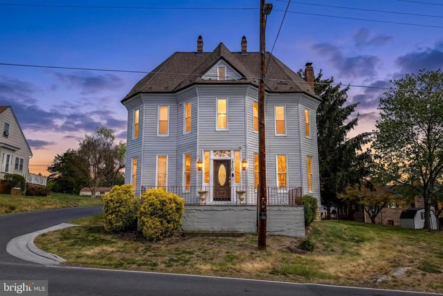 330 MECHANIC ST, Luray, VA 22835
