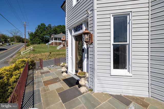 330 MECHANIC ST, Luray, VA 22835