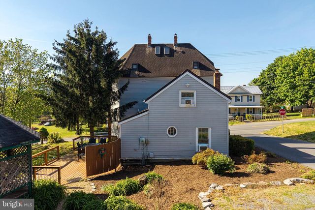 330 MECHANIC ST, Luray, VA 22835