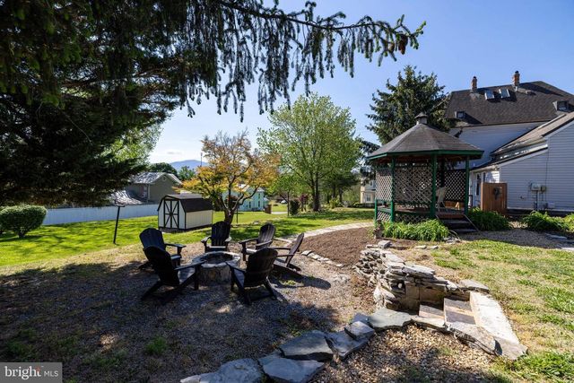 330 MECHANIC ST, Luray, VA 22835