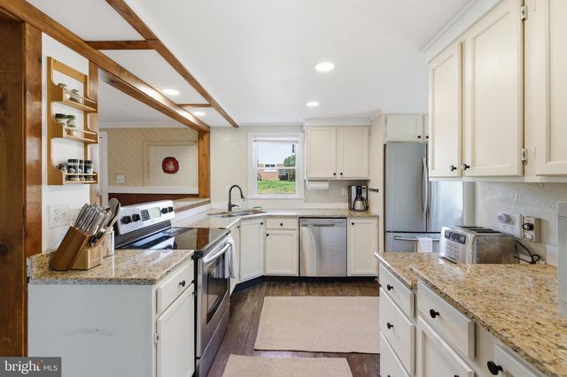 330 MECHANIC ST, Luray, VA 22835
