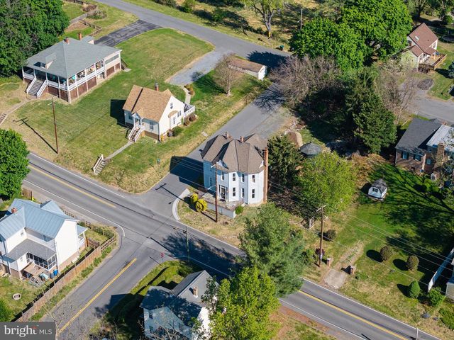 330 MECHANIC ST, Luray, VA 22835