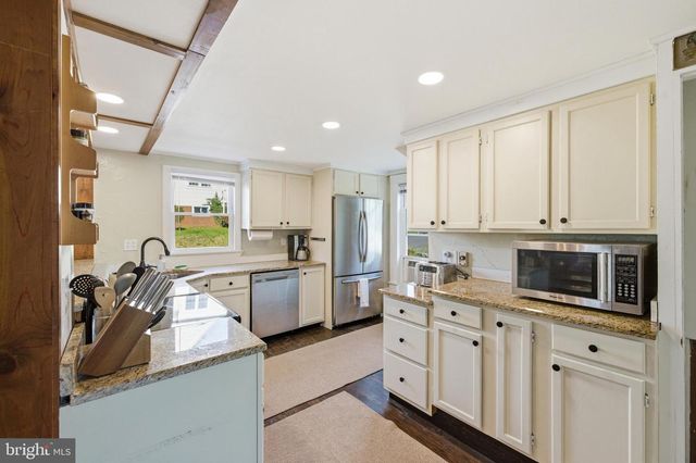 330 MECHANIC ST, Luray, VA 22835