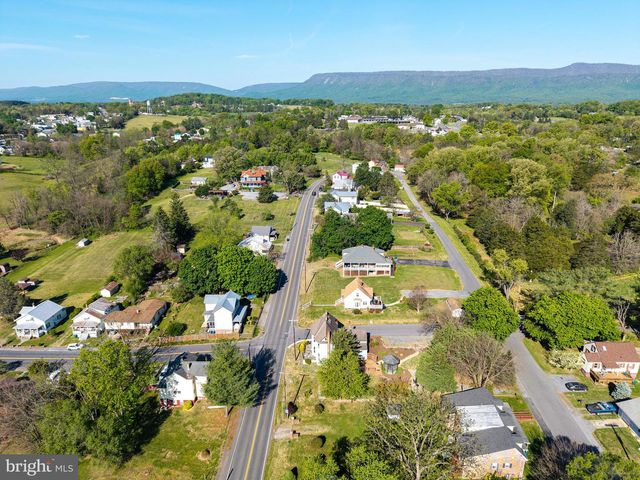 330 MECHANIC ST, Luray, VA 22835