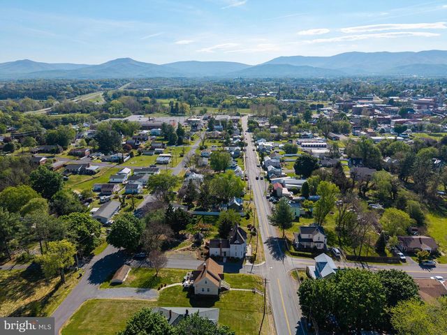 330 MECHANIC ST, Luray, VA 22835