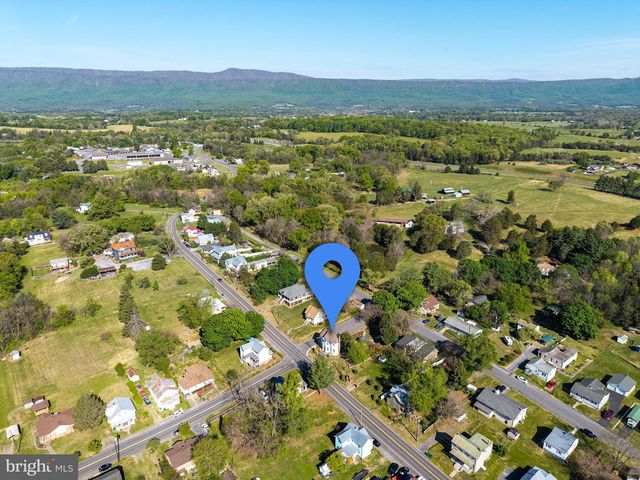 330 MECHANIC ST, Luray, VA 22835