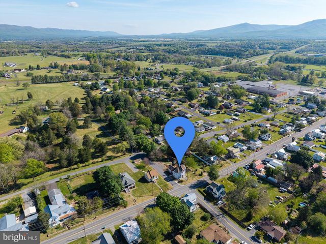 330 MECHANIC ST, Luray, VA 22835
