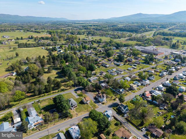 330 MECHANIC ST, Luray, VA 22835