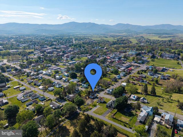 330 MECHANIC ST, Luray, VA 22835