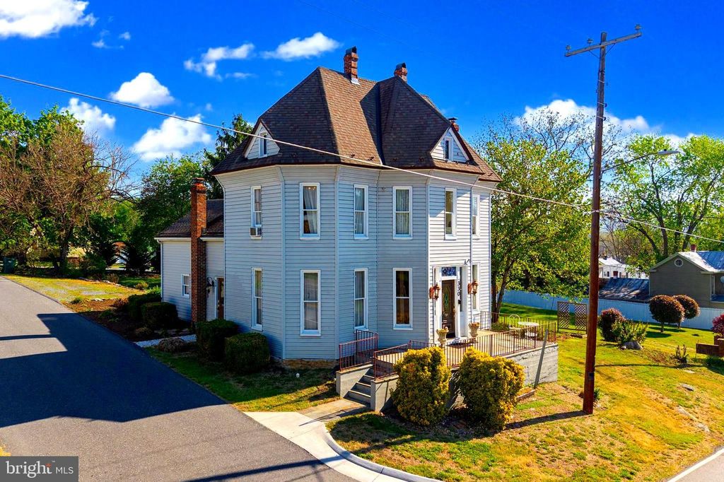 330 MECHANIC ST, Luray, VA 22835