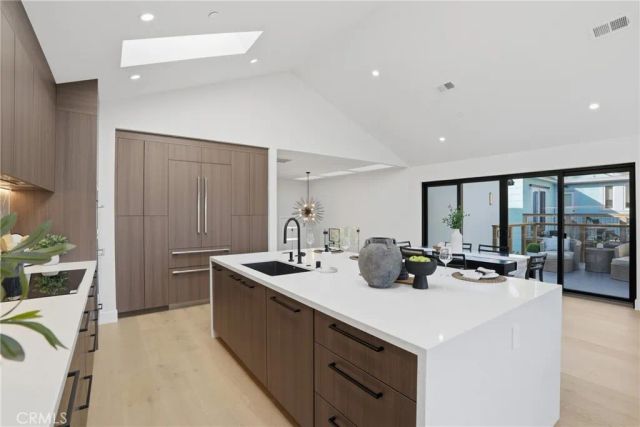 526 Klamath Street, Brisbane, CA 94005