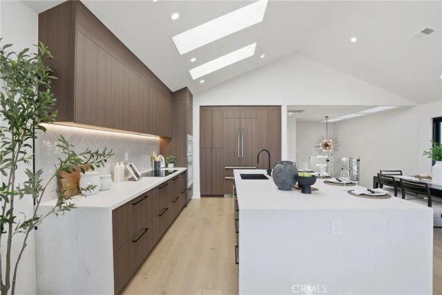 526 Klamath Street, Brisbane, CA 94005