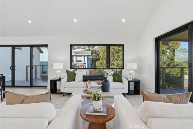 526 Klamath Street, Brisbane, CA 94005