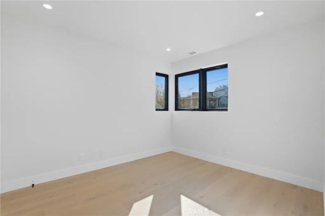 526 Klamath Street, Brisbane, CA 94005