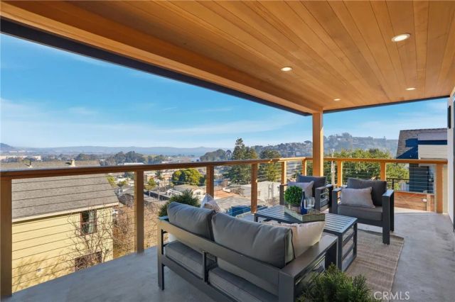 526 Klamath Street, Brisbane, CA 94005