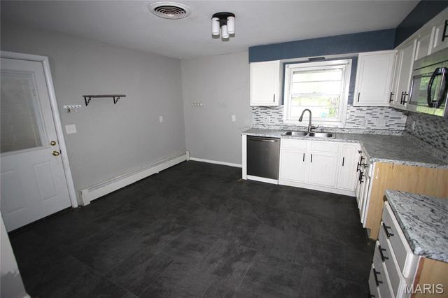 408 7th Street, Farmington, MO 63640