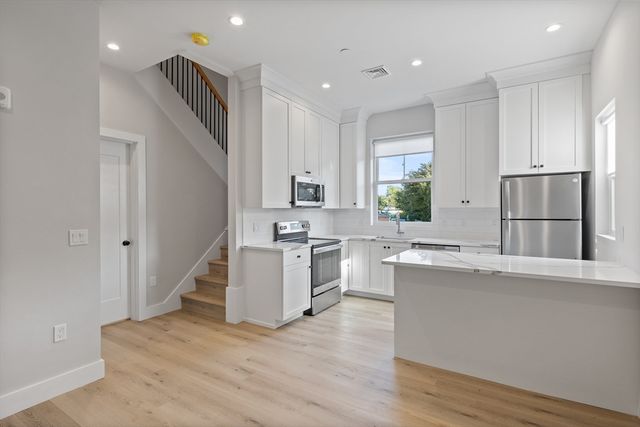 186 Bedford St 201, Lexington, MA 02420