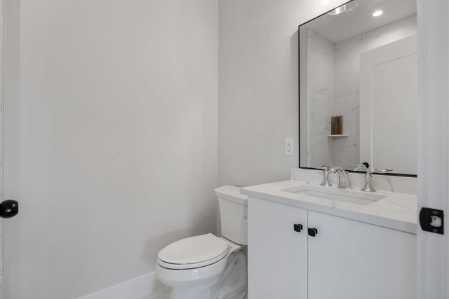 186 Bedford St 201, Lexington, MA 02420