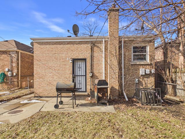 14235 S Wallace Avenue, Riverdale, IL 60827