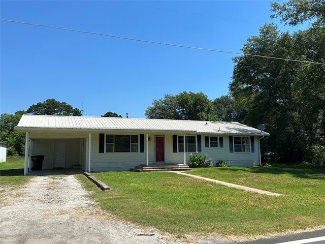711 Clarksville Road, Bogata, TX 75417