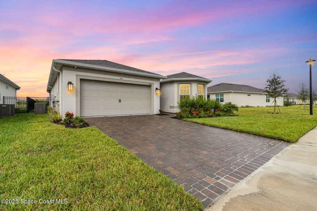 8964 Nixie Avenue, Melbourne, FL 32940