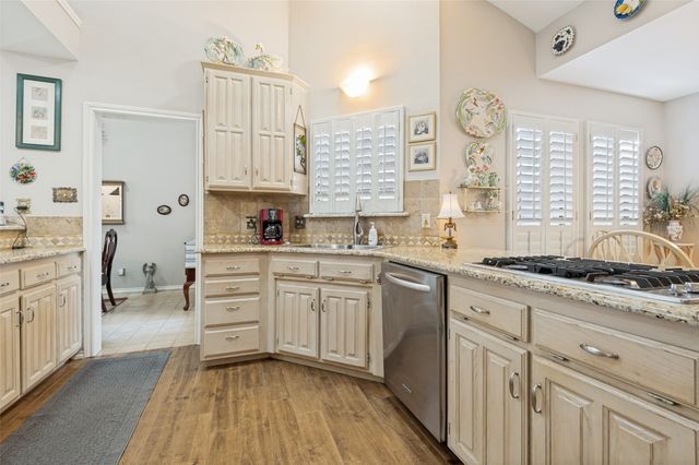 1212 Boardwalk Street, Arlington, TX 76011