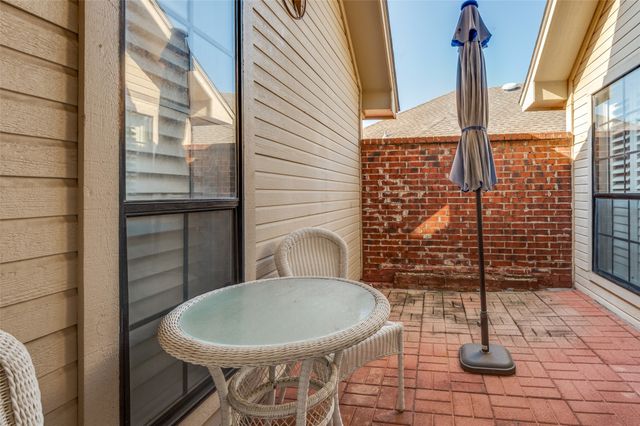 1212 Boardwalk Street, Arlington, TX 76011
