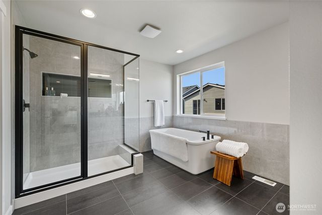 916 183rd Place SW, Lynnwood, WA 98037