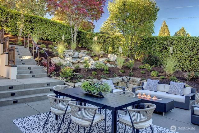 1525 79th Place NE, Medina, WA 98039