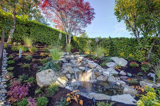 1525 79th Place NE, Medina, WA 98039