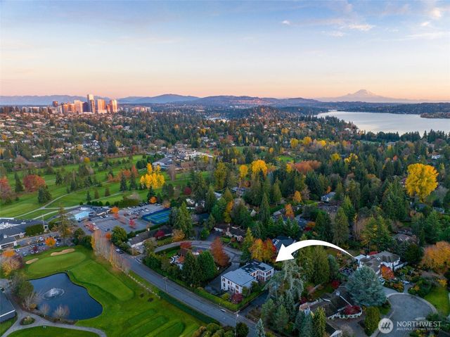 1525 79th Place NE, Medina, WA 98039