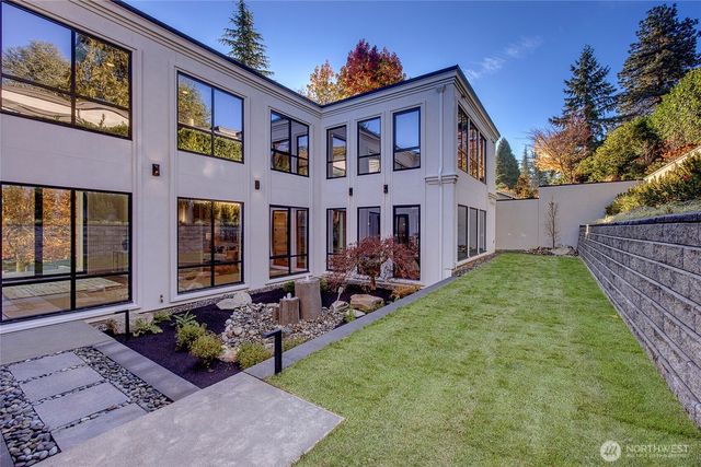 1525 79th Place NE, Medina, WA 98039