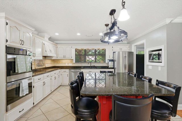 6000 Cheyenne Dr, Milton, FL 32570