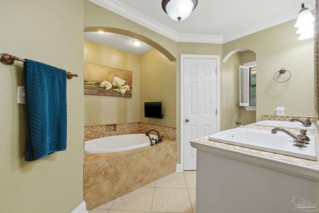 6000 Cheyenne Dr, Milton, FL 32570