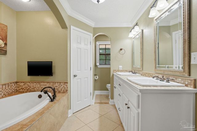 6000 Cheyenne Dr, Milton, FL 32570