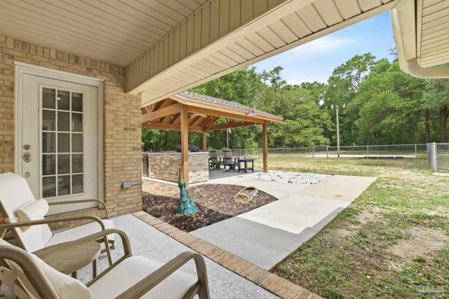 6000 Cheyenne Dr, Milton, FL 32570