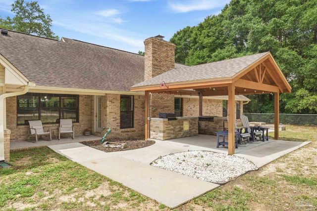 6000 Cheyenne Dr, Milton, FL 32570