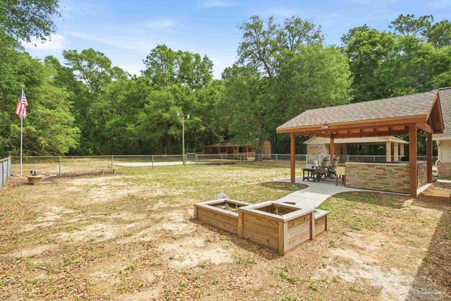 6000 Cheyenne Dr, Milton, FL 32570