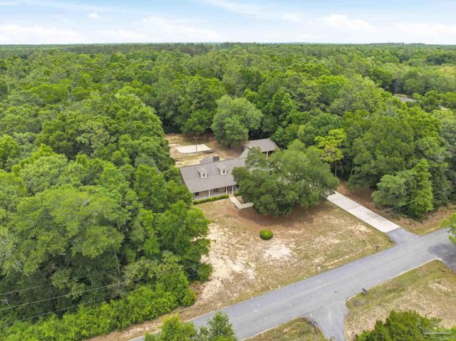 6000 Cheyenne Dr, Milton, FL 32570
