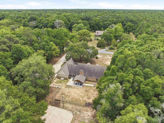6000 Cheyenne Dr, Milton, FL 32570